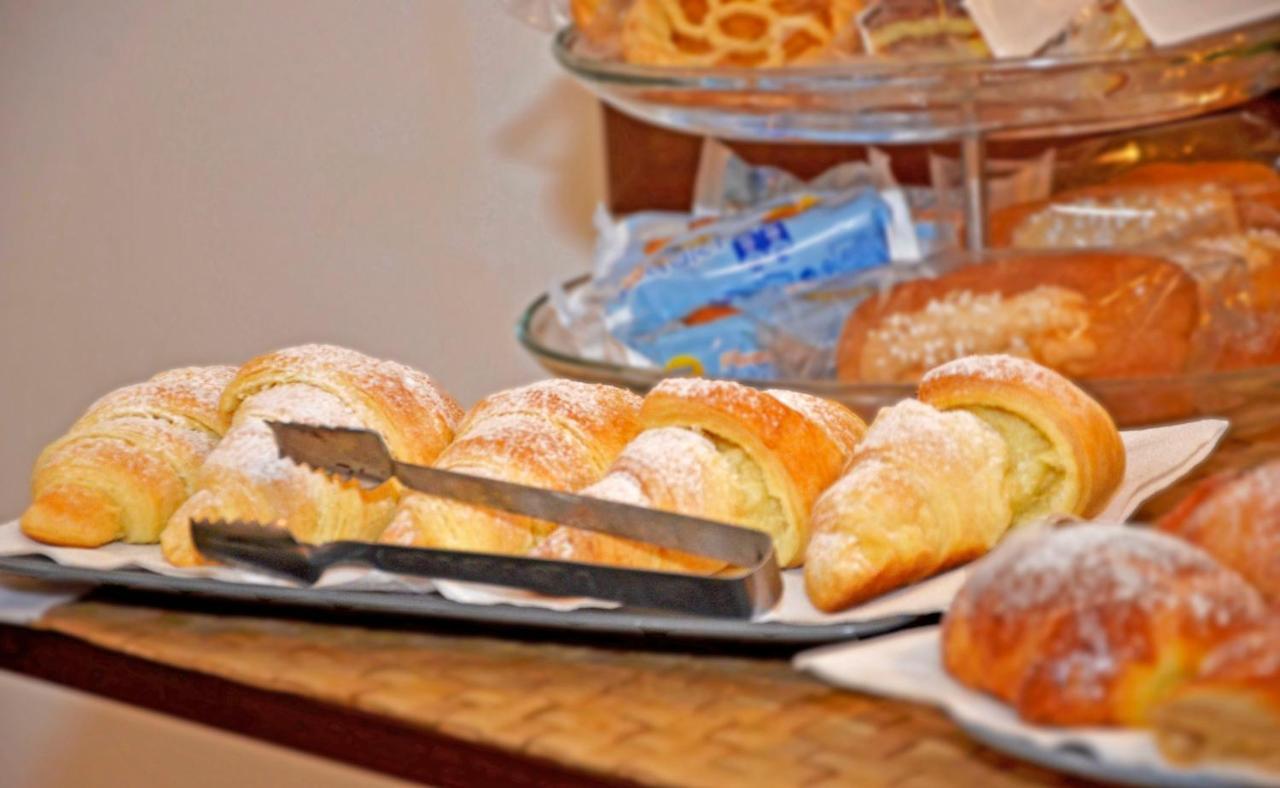 Bed & Breakfast A Castel Capuano Napoli Eksteriør bilde